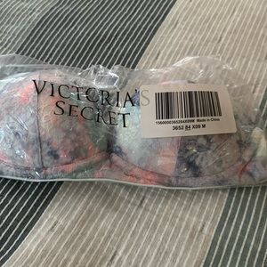 Victoria Secret bra size M
